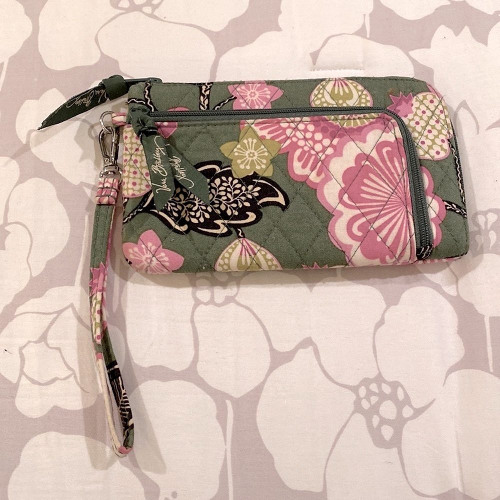 Vera Bradley Wristlet Wallet NWOT ๐บ - Picture 2 of 6